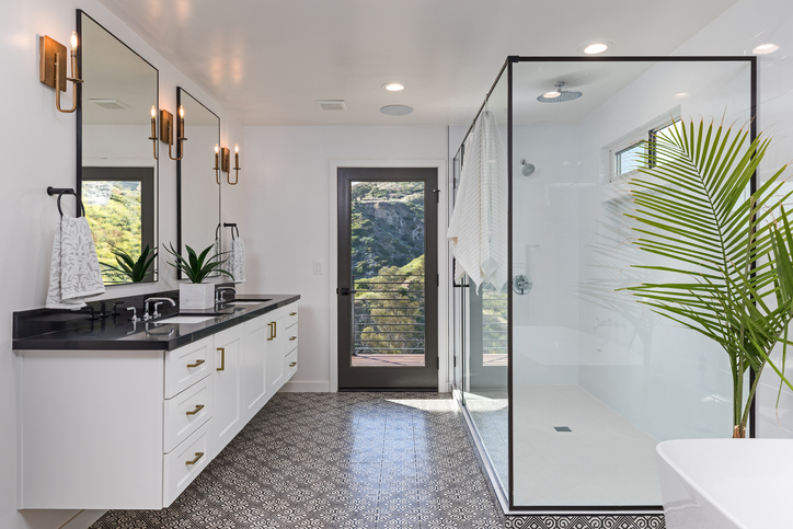 When to Replace Your Bathtub: Signs It’s Time to Upgrade